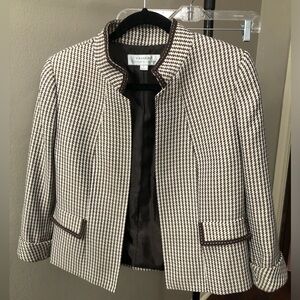 Tahari Arthur S. Levine suit jacket/blazer